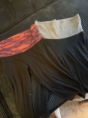 Yoga y2k skinny bootleg leggings with colored waistband(2) both small